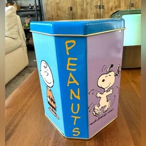 Peanuts Octagon Collectible Tin Container